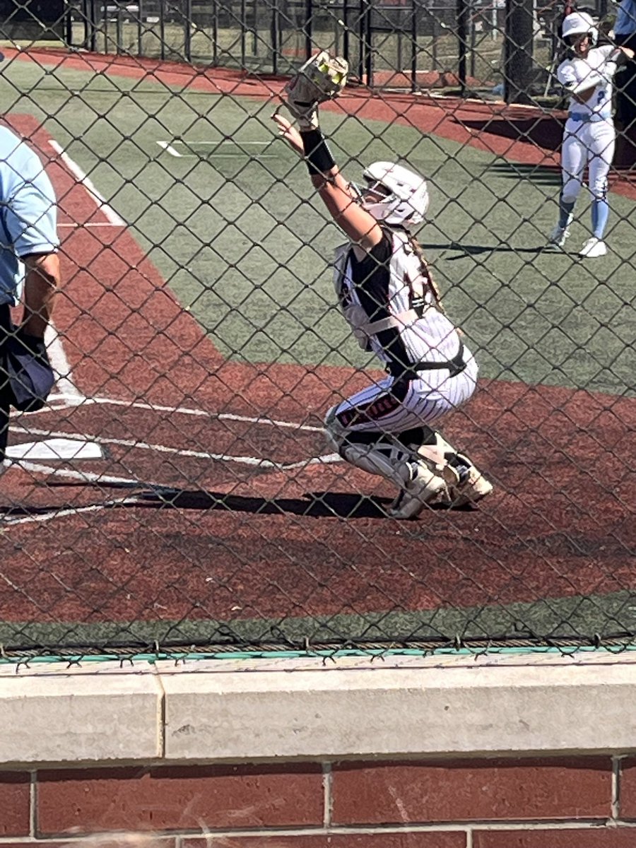 TaylorReyc48489's tweet photo. 1st tourney with the new team! We came together each game and started to get familiar with every play! Nice weekend for softball. I had 10 put outs this weekend! Batting was awesome! It was a good weekend! https://t.co/XDq68R00PI