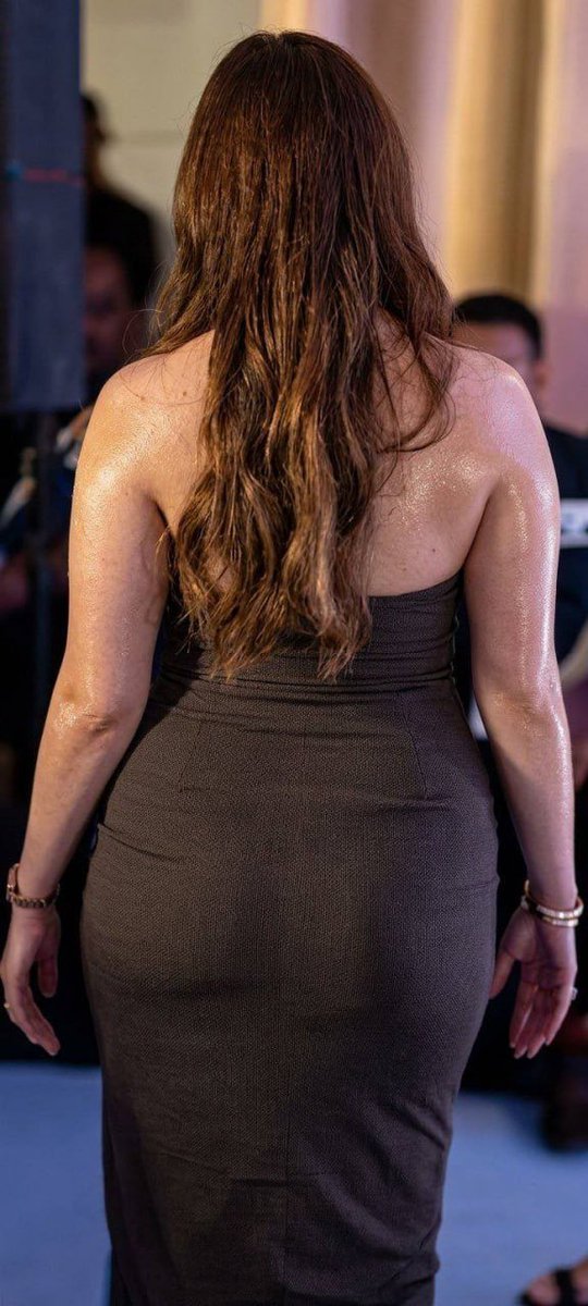 Anushk585's tweet photo. Shh shape and back🤤💦💦 https://t.co/OPRGauYerQ