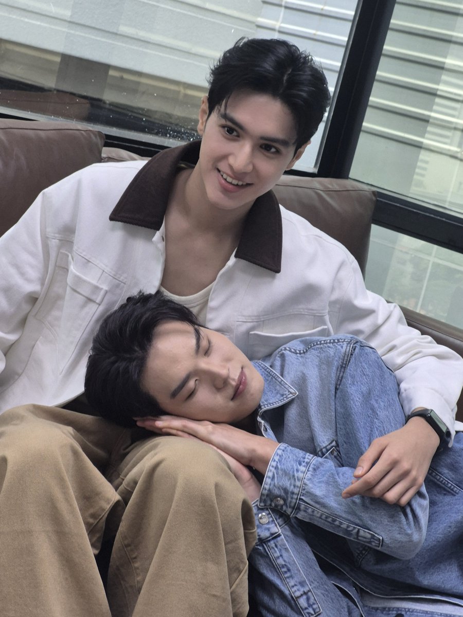 jeab_napatt's tweet photo. #SumupBTS 

จังหวะน่ารักๆ ที่ทำงานร่วมกัน ทั้ง #TeshowPing เป็นคู่ที่น่ารักกันมากๆ 🫶

สุขสันต์วันเกิดย้อนหลังน้องปิง @PKrittanun  ขอให้เป็นปีที่งดงามของน้องมีสิ่งดีงามในชีวิต ไปไหนมาไหนพบเจอแต่ความเมตตา มีรอยยิ้มที่สดใสแบบนี้ตลอดไปเลยนะจ๊ะ 🍰🥧🎉 https://t.co/kICI1Txq0V