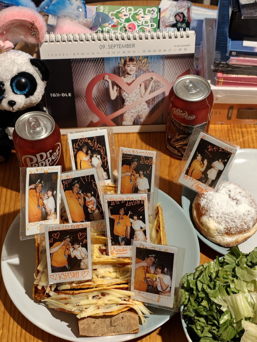 01DOKI_METAL's tweet photo. Happy Go Lucky 5/9/26 2nd time I've had the privilege to see @cassie_kyashii ๐๐งก perform but first with @FutaGo_IdolAU ๐งก๐
To celebrate, a New York
Cream ๐ฉ
#TacoTuesday #ChekiMeshi #TacoMeshi https://t.co/SLbJOv9L9G