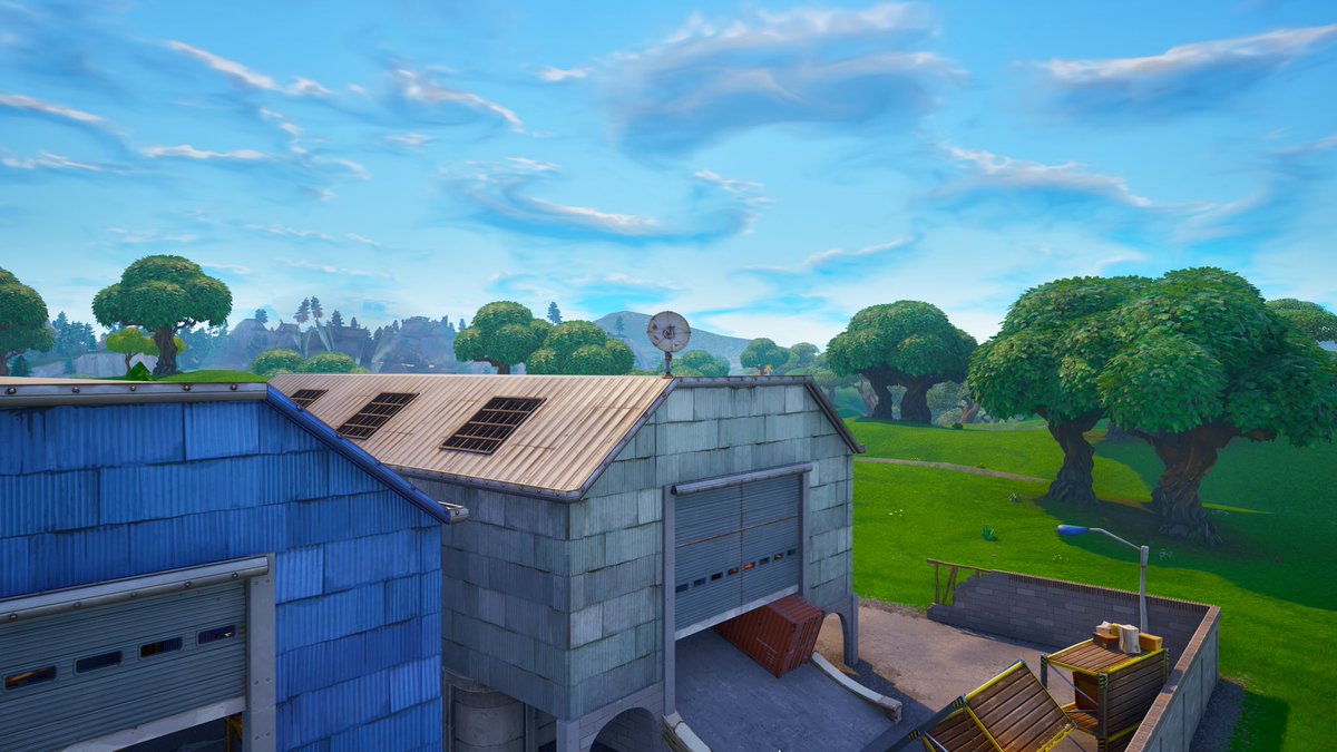 ZxnthLight's tweet photo. 2nd Update on The Dusty Depot Rocket Construction!

The telescope has been replaced by a satellite, and the inside of the grey warehouse has been further renovated! More props have been cleared out, making room for half a catwalk to be built, and more monitors to be setup. https://t.co/wIS7oi3FWv