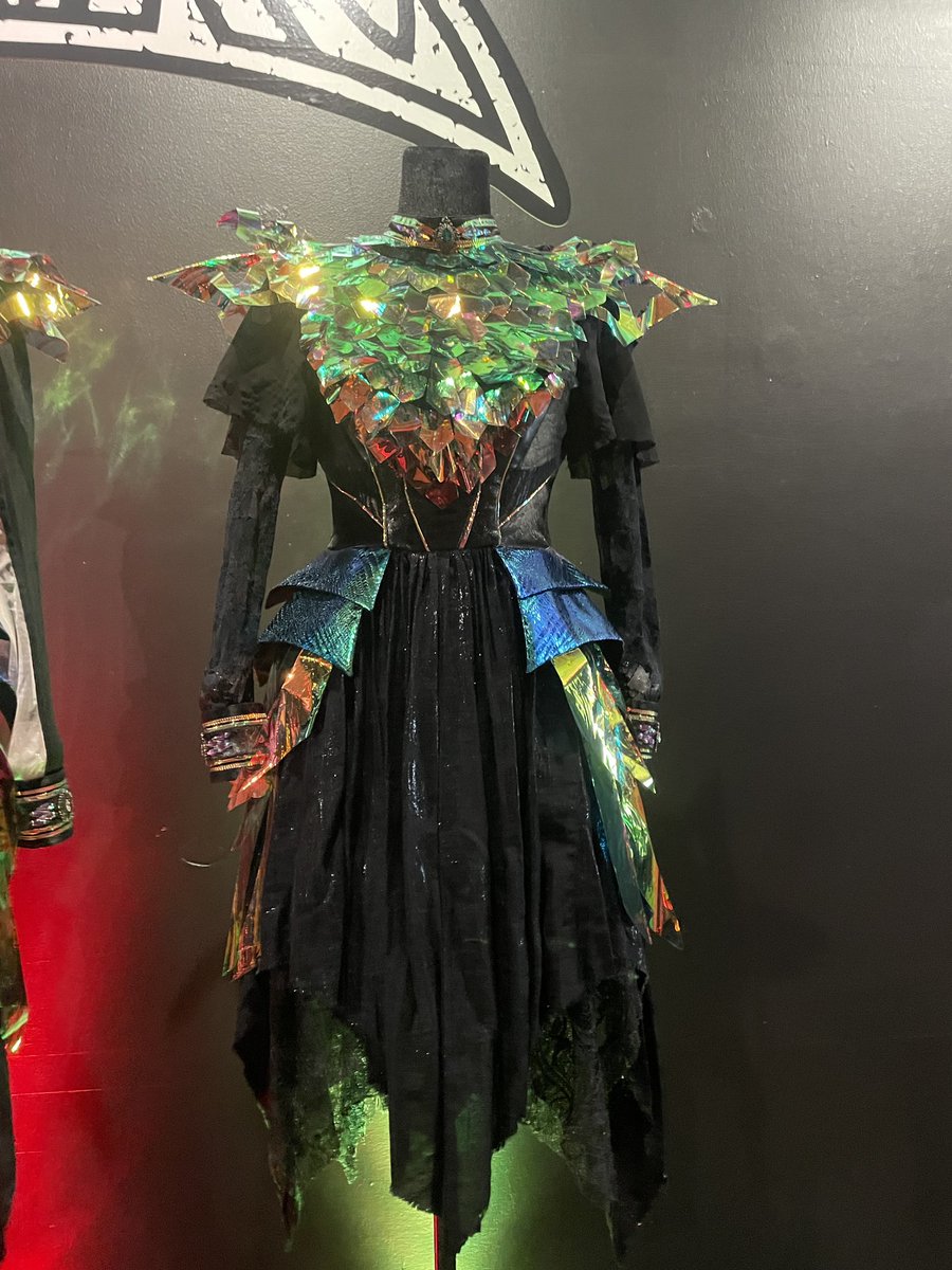 moathinker's tweet photo. 5 likes and i run away with moa’s dress https://t.co/gL2aFqdQIG