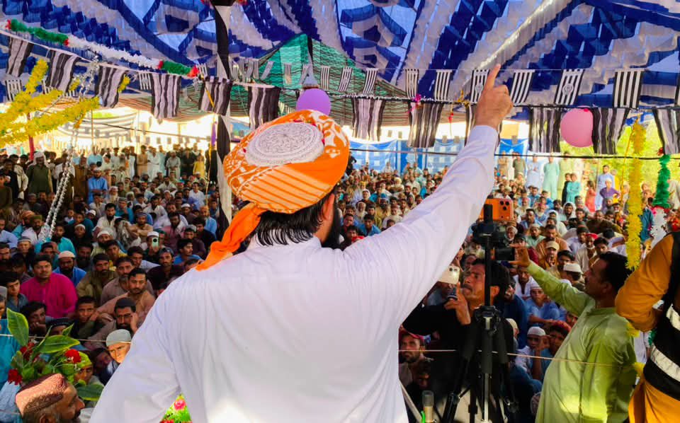 AmjadPhall's tweet photo. نہ تھکیں گے، نہ رکیں گے، امن و دین کے پیغام کو گھر گھر پہنچائیں گے۔
سکھر کی طرف سندھ کا کارواں 
#جےیوآئی_سندھ_کی_آواز
#امن_عالم_اجتماع_سکھر
#سندھ_راشدسومرو_کے_سنگ
#مستقبل_جےیوآئی_کا
#سندھ_جےیوآئی_کیساتھ https://t.co/VXHKt24ePL
