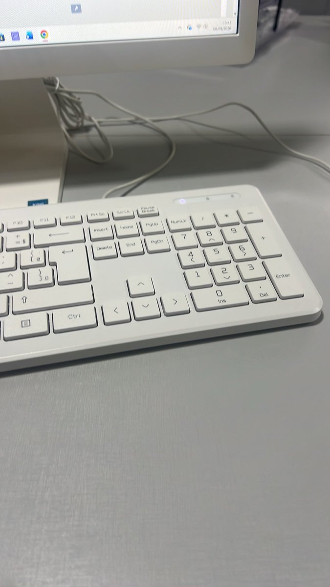 V4sco1998's tweet photo. @midiavascaina Atualizando o sistema e o Twitter 😂😂 https://t.co/eJGLNGKWY9