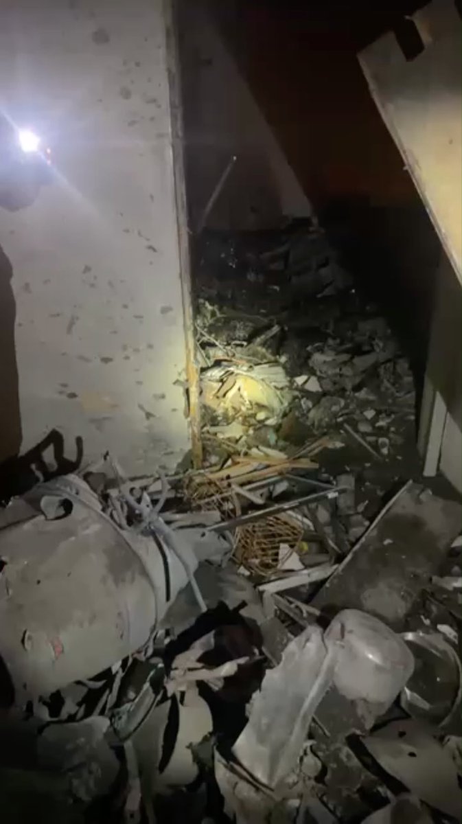 Adhwan's tweet photo. جانب من الآثار لاستهداف "الحوثي" لأعيان مدنية في أبها و خميس مشيط و جازان و نجران. https://t.co/Sltxbd4srq