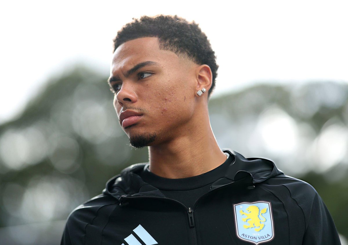 millavfcer's tweet photo. We got ourselves a new star boy ⭐💜💙 #AVFC https://t.co/laVQNrFJYC