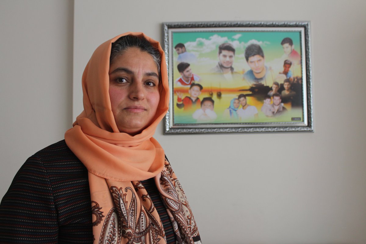 tuncel_ruken's tweet photo. "Bana evlat diye bir avuç kömür verdiler..."

Cizre bodrumlarında katledilen Azadiya Welat Sor. Yaz. Mrd. Rohat Aktaş'ın annesi Meliha Aktaş:

"Bir gün sohbet ederken Rohat, ‘anne  bana bir şey olursa, nişanlarım çok, karnımda elimde bak bir sürü iz var. Tanırsın beni’ dedi+ https://t.co/UnpYIzkbXL