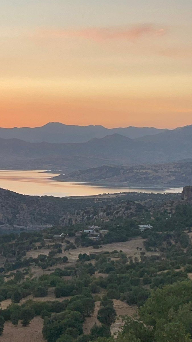 amedavestaumut's tweet photo. Buda Dicle dağları :)) https://t.co/6xrdZOFMEQ