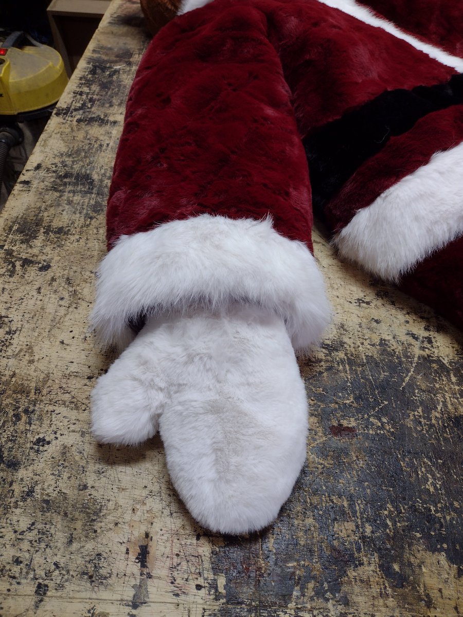 ric_brandt's tweet photo. Project finished. Santa claus teddybear. This one is going to Austria! https://t.co/3sjyJDSYgA