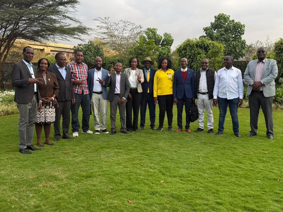 AgentEx76751587's tweet photo. Today, Dr. Andrew Mokaya Maubi joined Gusii leaders in preparing for H.E. President William Ruto’s upcoming visit to Kisii.

Kitutu Chache South is ready. Development is moving. 🇰🇪

#ThePeoplesMP #DrAndrewMaubi https://t.co/h5bYEJ9rSD