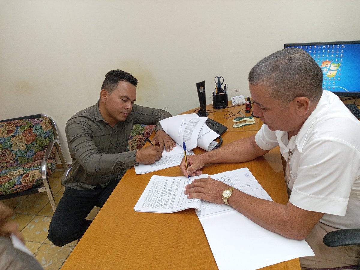 lisreyna91's tweet photo. Se firmó contrato de financiamiento con  Trabajador por Cuenta Propia, crédito otorgado para la compra de paneles solares.
Sucursal 7️⃣6️⃣0️⃣1️⃣ de Bandec Manzanillo https://t.co/gotRfVN6wI