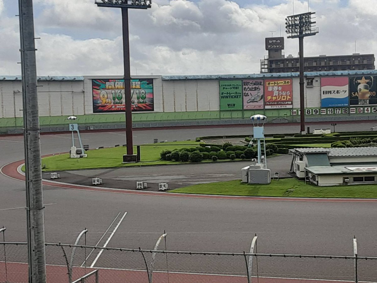 meimonsya's tweet photo. 川口オート優勝戦です
良い天気で朝練習の前に走路は乾きました
また何時ごろ雨が降ってくるかな❔
ご来場お待ちしてます
#ビッグ名門社
#川口オート予想屋 https://t.co/DKKgfhJaiJ