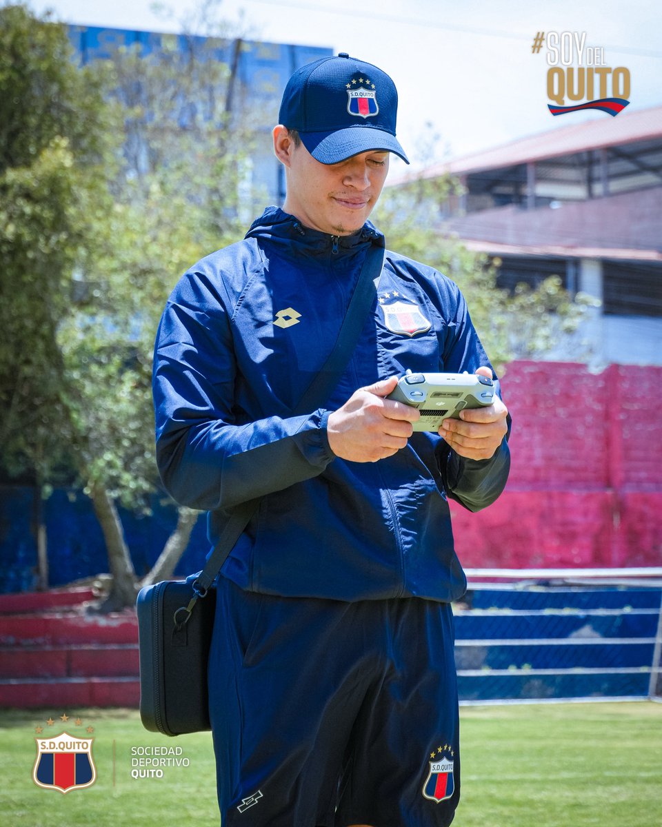 SDQuito_Oficial's tweet photo. El primer día en su nueva casa 🏠 #SoyDelQuito 💙❤️
📱https://t.co/Oj97zQWR2K https://t.co/9hm8BG1FS7