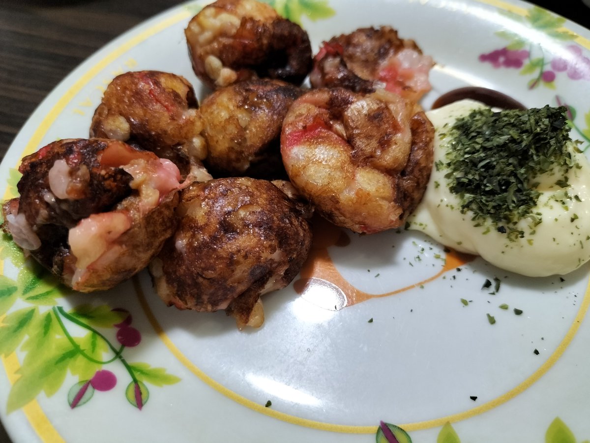 2j2ii's tweet photo. 梨と海老焼き再び🦐
海老焼きにはお餅も入れた。トロトロでおいしかった🤤
#現実飯 https://t.co/ylV8PWgo8l