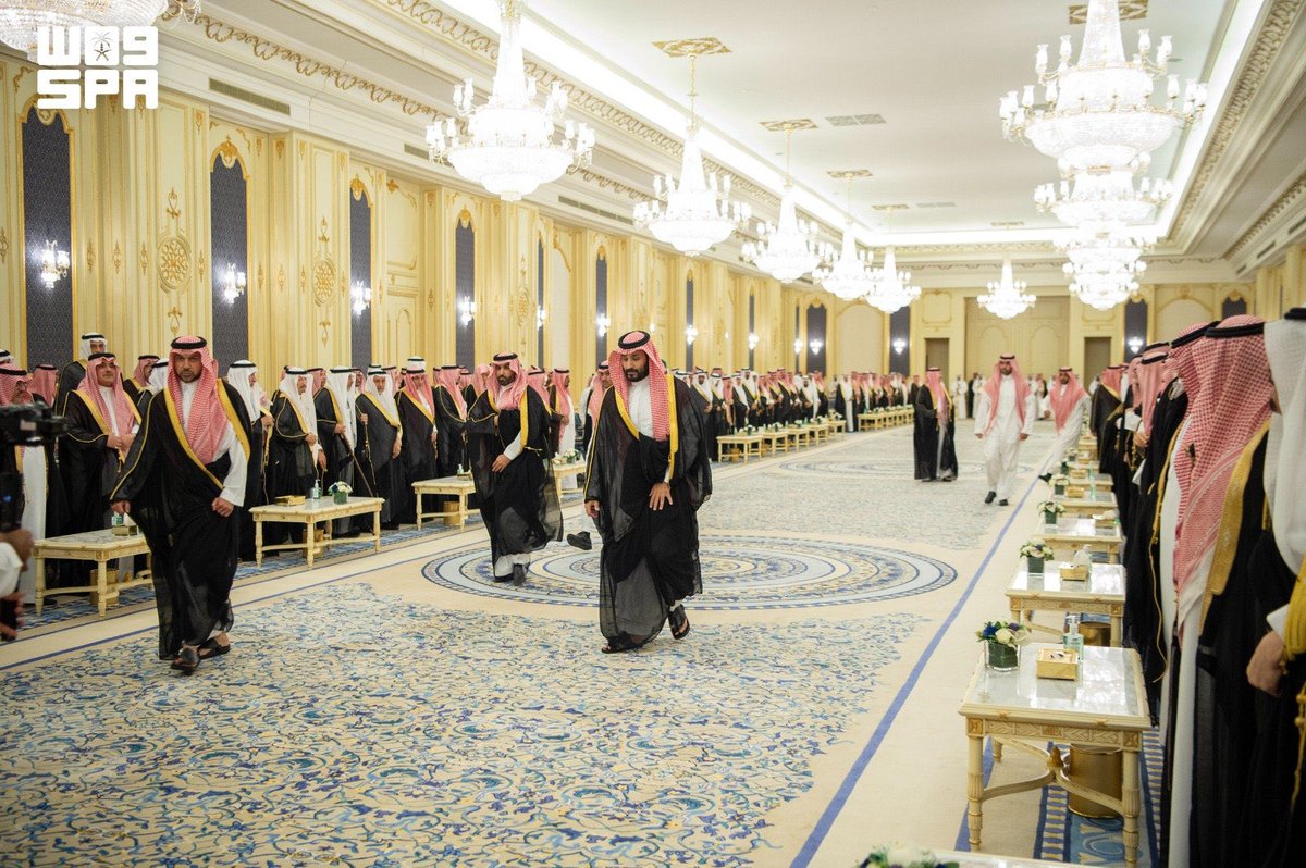 alrougui's tweet photo. سمو ولي العهد الأمير محمد بن سلمان يستقبل في قصر السلام بجدة 

أصحاب السمو الأمراء والفضيلة العلماء والمعالي وجمعًا من المواطنين https://t.co/gw2Srtbwgh