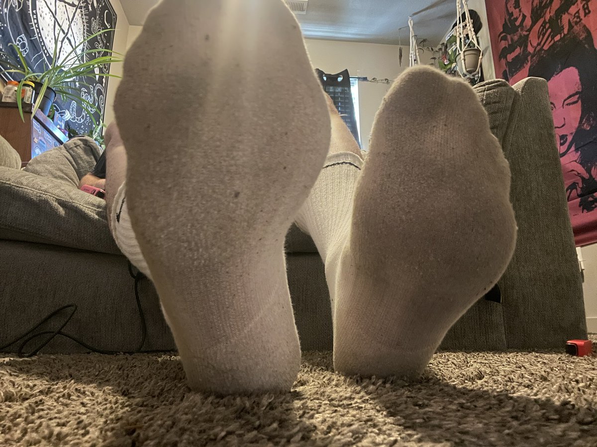 miasmicdecay's tweet photo. get down there bro… i know you wanna get a whiff of my stinky soles 

#malefeet #malesocks #malesoles #nsfwtwt https://t.co/XMhH2TI6RP