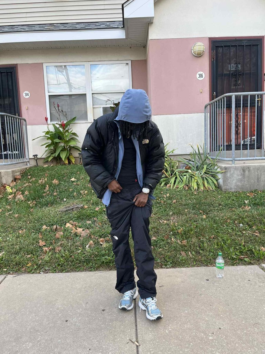 fgsosababy's tweet photo. BigLulu$osa! #Glo https://t.co/oUp7TH2sY2