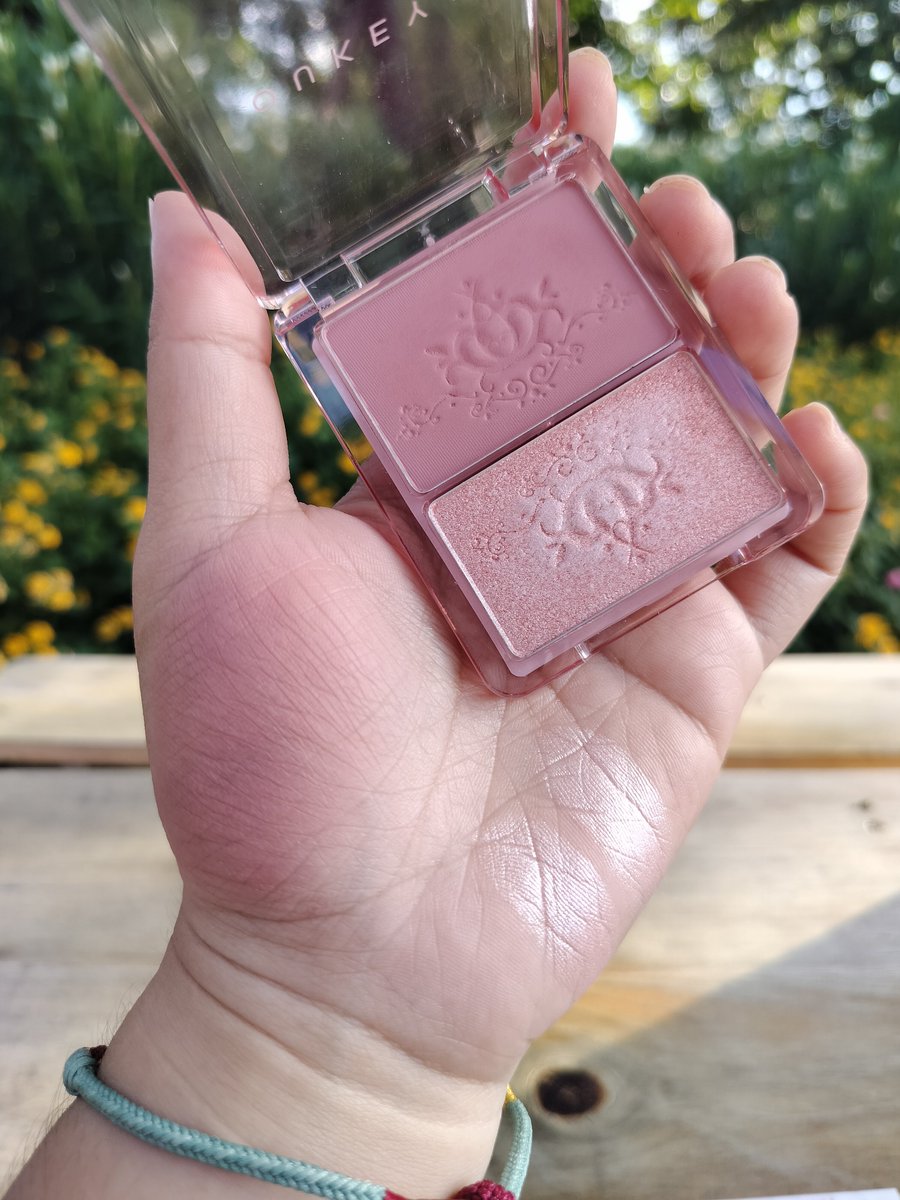 BBBPYN's tweet photo. @TweetyBird_NK อยากให้ลองบลัชของ OUKEYA BLINK BLINK BLUSH  สีนัวละมุน ชิมเมอร์ก็จึ้ง ราคาไม่ถึงร้อย สุดจะคุ้มมม ✨💕 https://t.co/d4o86oJVlo https://t.co/O3tvTKUK8Z