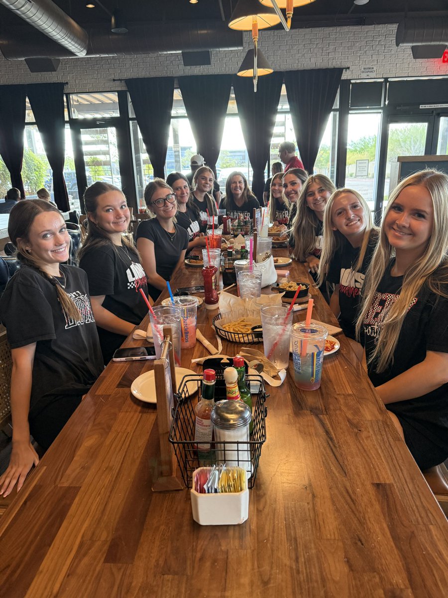 ThePicture_Lady's tweet photo. Haymaker fundraiser is in full swing and the LHS Pommies are representing! β€οΈπ€
Grab dinner tonight and support Liberty Lions Family! π¦π
#LibertyLions #LHSPom https://t.co/FH8VPhSTu2