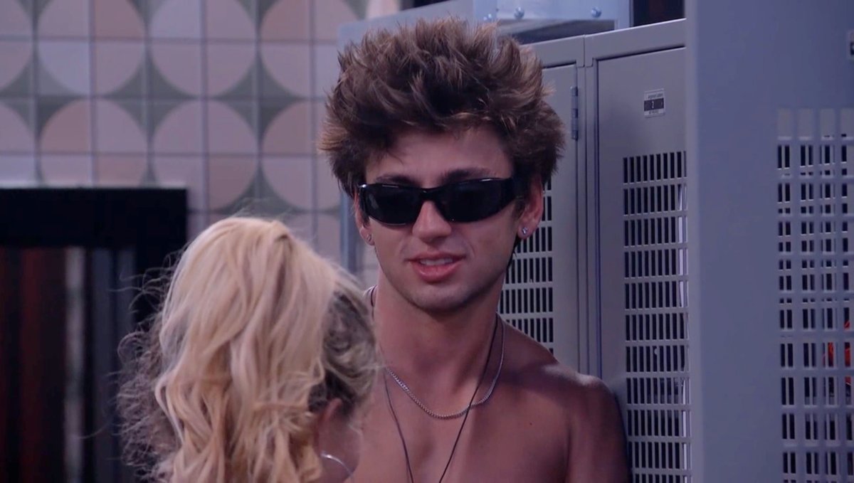 89razorskate20's tweet photo. ⏳WEEK 9, REPOST &amp; LIKE If You’re Team DREW! #BB28 https://t.co/uay13OdZ5X