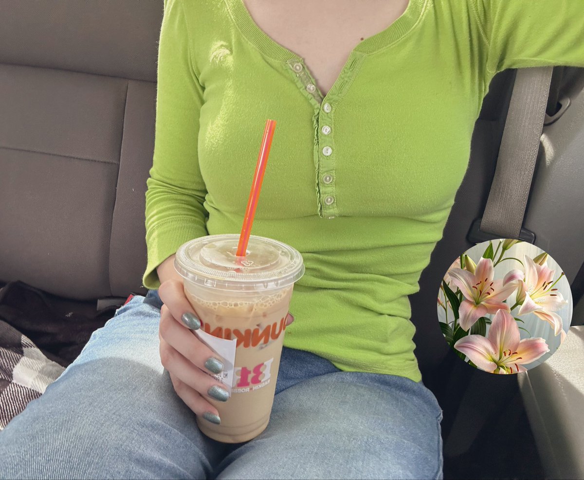 R3NSPO's tweet photo. serving averagespo + coffee n shopping #edtwt https://t.co/2TUW8AO0e9
