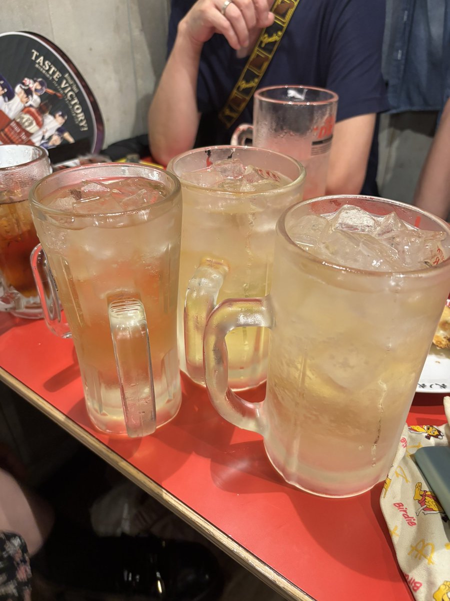 ktkskp475's tweet photo. ①毎年頂く、岡山に住んでる従姉妹からもらう葡萄♡
全部美味しくて、余らせたいけど���ぐ食べてまうよね笑笑
②久しぶりのシュクメルリ！
クリームシチューとは少し違うけど美味しいのよ？
③ギガ？メガ？笑笑　大阪はこれで1000円いかないです、、、笑
④サバピラフ！洋風久々だけど、上手にできた😋 https://t.co/8TrqH6AcPT