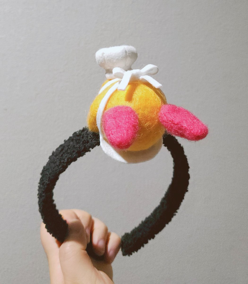 86_Rue's tweet photo. カワサキ帽子を自分の頭にもつけたすぎて羊毛フェルトでカワサキ作りました https://t.co/b5JbnLAYbt