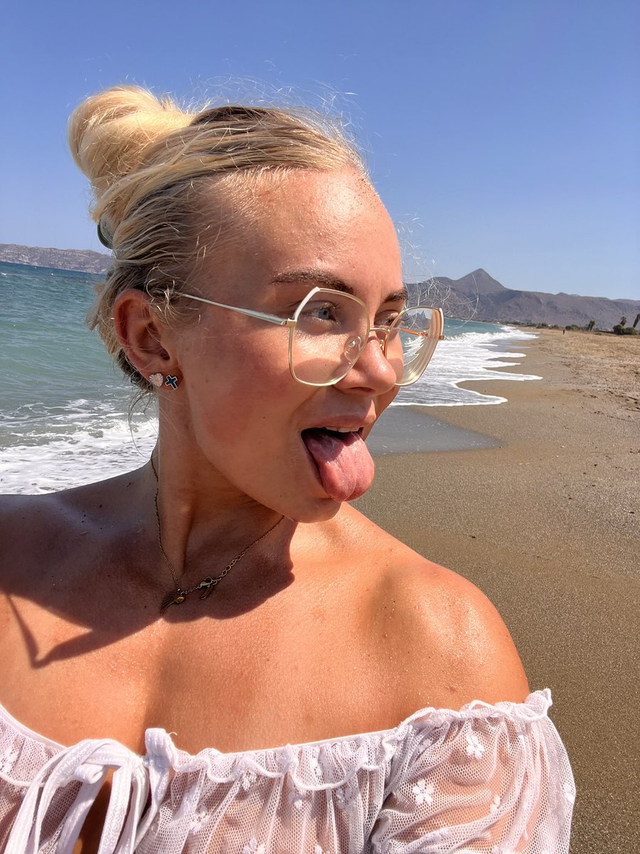FitKacenka's tweet photo. What's up malaka🇬🇷
#crete #greece #beachtime #blondie #vacation #malaka #ofcreator https://t.co/WO8OfljBYD