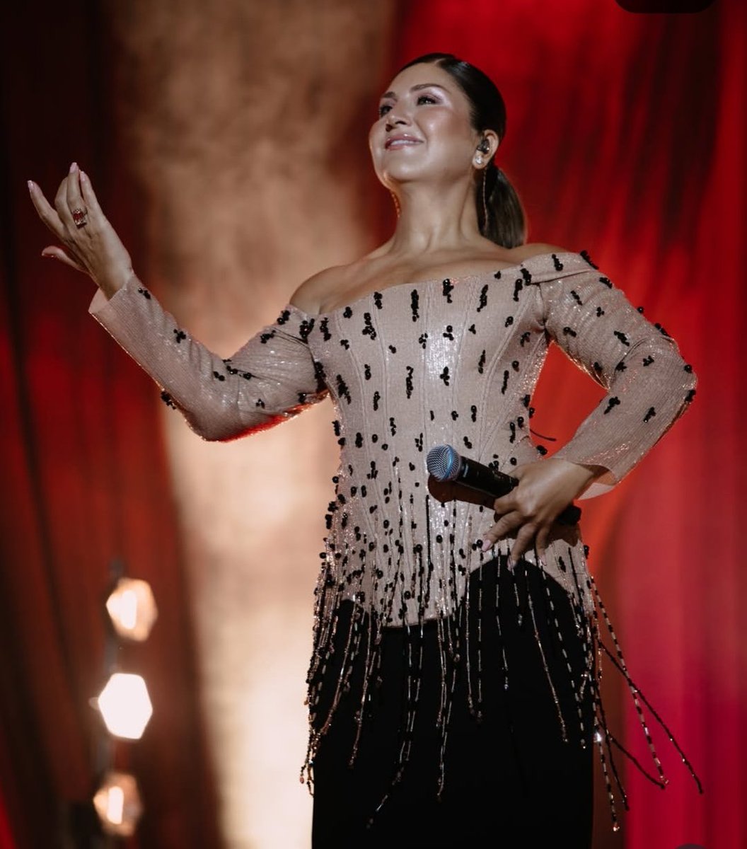 elifedaaaa's tweet photo. Instagramdan fotoğraflar 🌼 biraz da Sibel Can güzelliği estireyim buraya 🤩 @sibelcan 
Neşesi yeter 💛 https://t.co/14IJW7qpyH