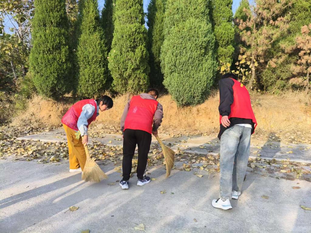 gltenyldrm's tweet photo. Join our neighborhood clean-up this Sat 10 AM at Central Park! Bring gloves u0026 water—let’s spruce up our community together! https://t.co/sCMjsqqJOF