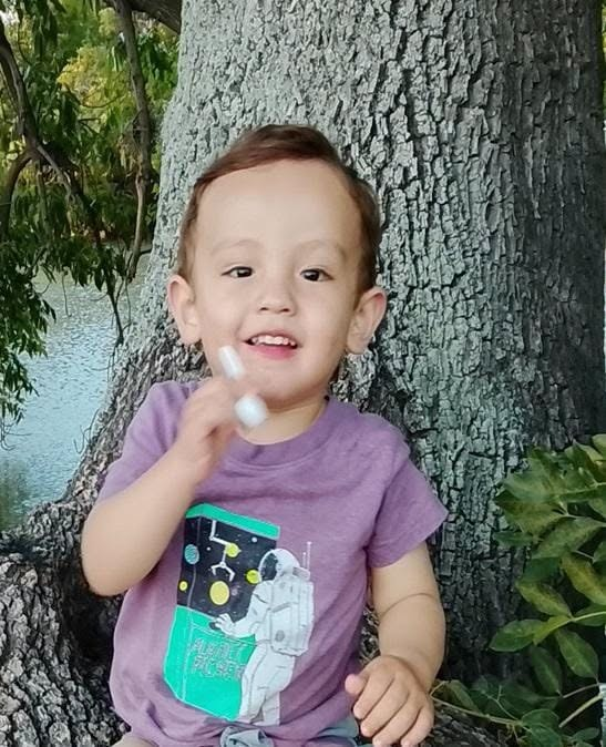 UniversalPuebla's tweet photo. ¡#ATENCIÓN! ⚠️ El niño que fue arrebatado de su madre en Misiones de San Francisco se llama Dastan Chavarría Martínez de 2 años de edad. Piden ayuda para localizarlo.

Cualquier informe al 222 511 1213 y 222 511 1308 https://t.co/Qw6Hr3Lxzj