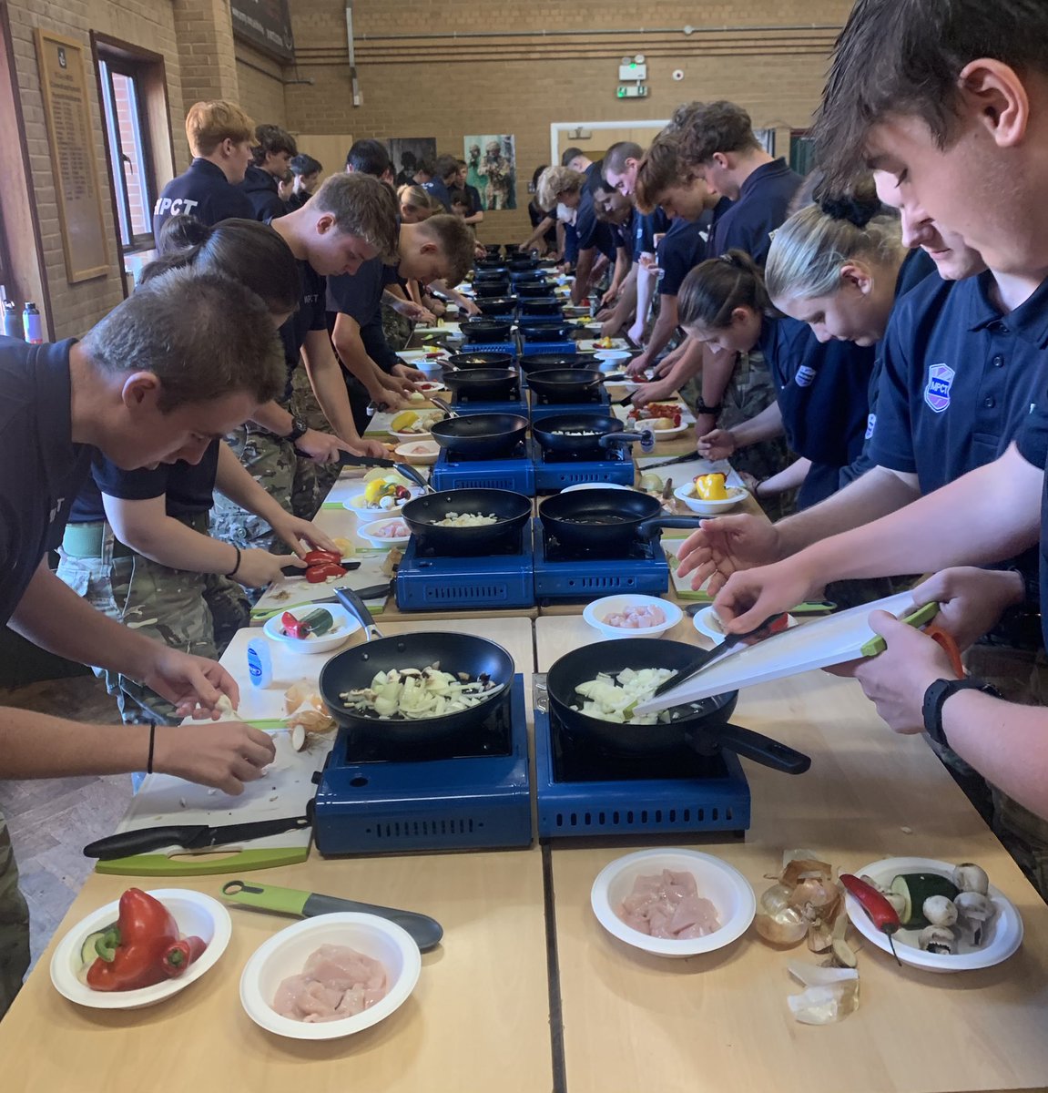 CommandoChef's tweet photo. Cracking day with MPCT Plymouth  @MPCT_HQ . Food &amp; Nutrition Workshop, taking ownership of what we eat 👊👍 @RoyalNavy  @RoyalMarines https://t.co/LWm3yYxsTC