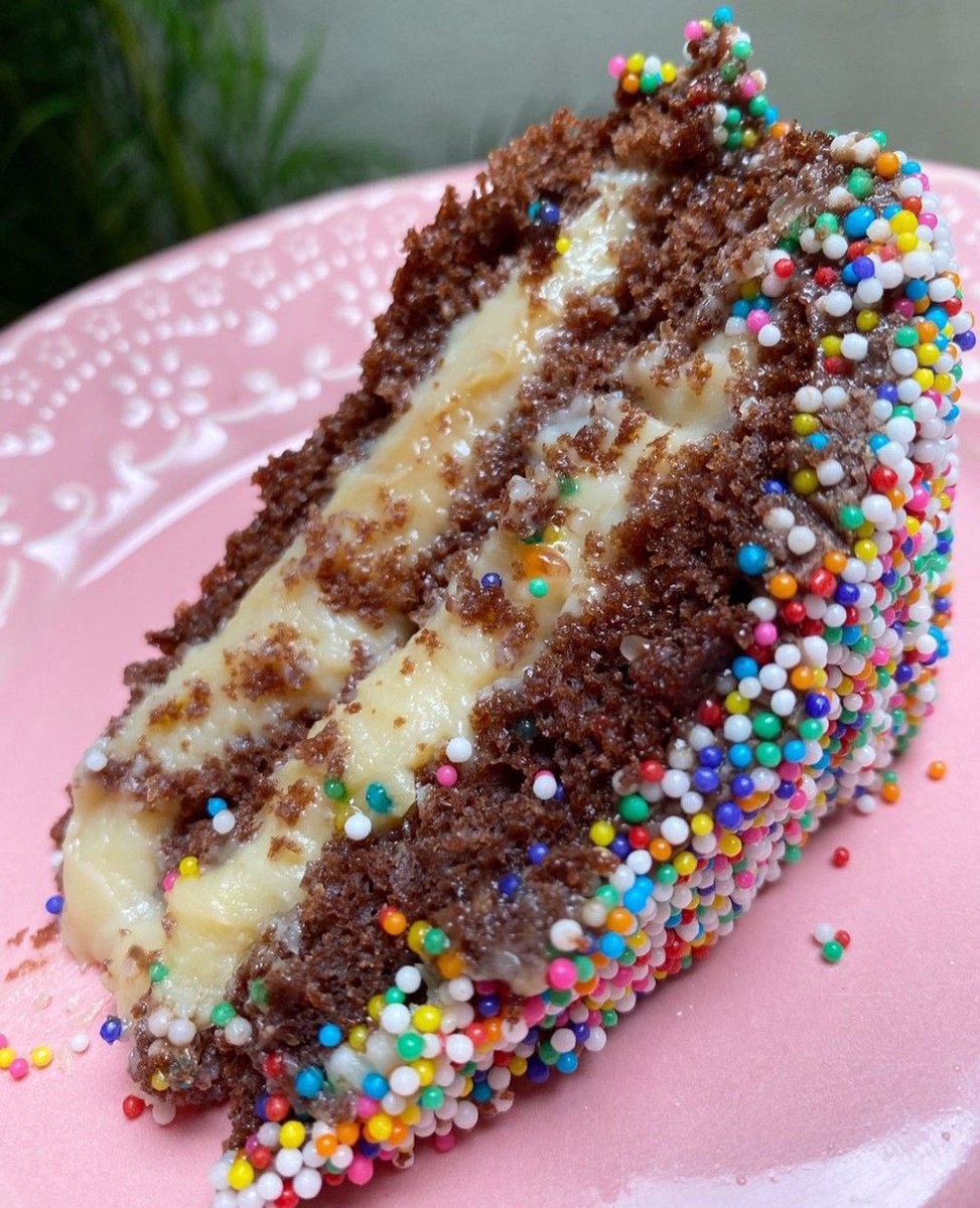 food_porn17's tweet photo. Bolo da infância https://t.co/ACqbqGZ424