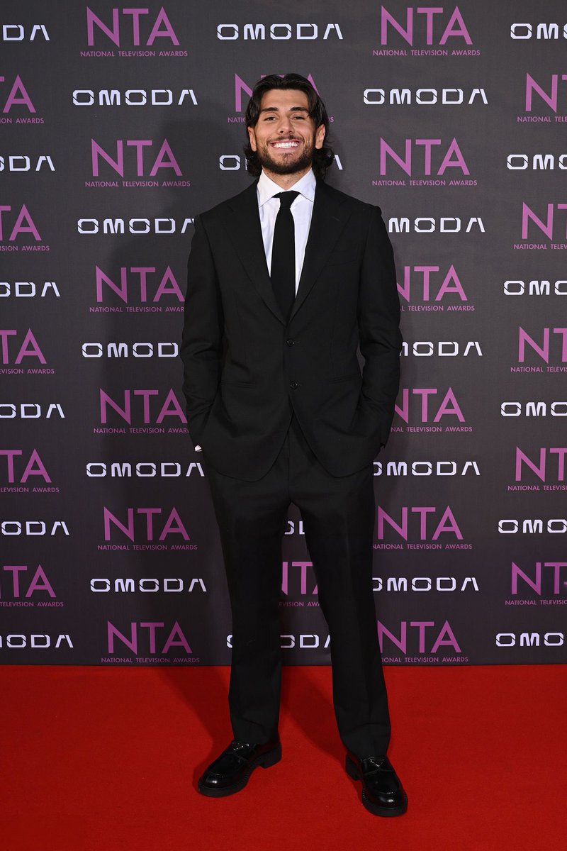 DannyAarons's tweet photo. From playing games in my bedroom to the red carpet 🤣 https://t.co/vgpDSUHYjA