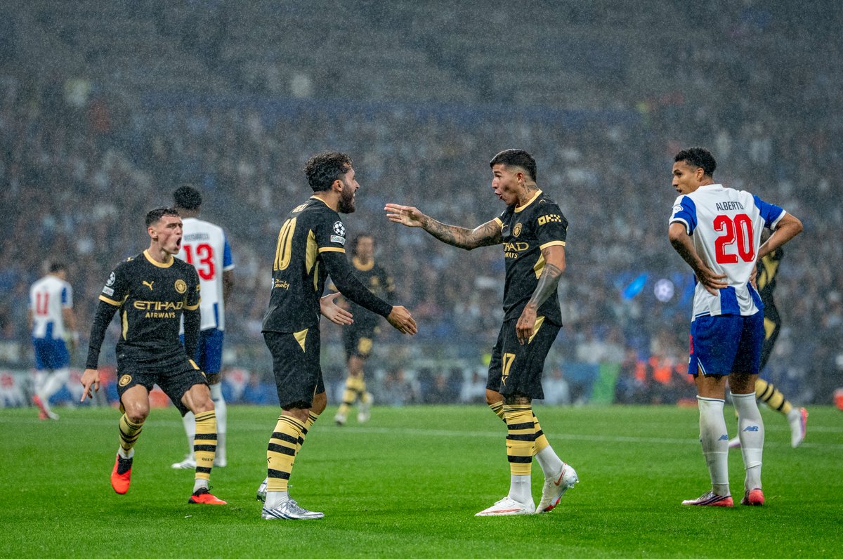 ManCityPT's tweet photo. 😍 https://t.co/7NJpISkJWd