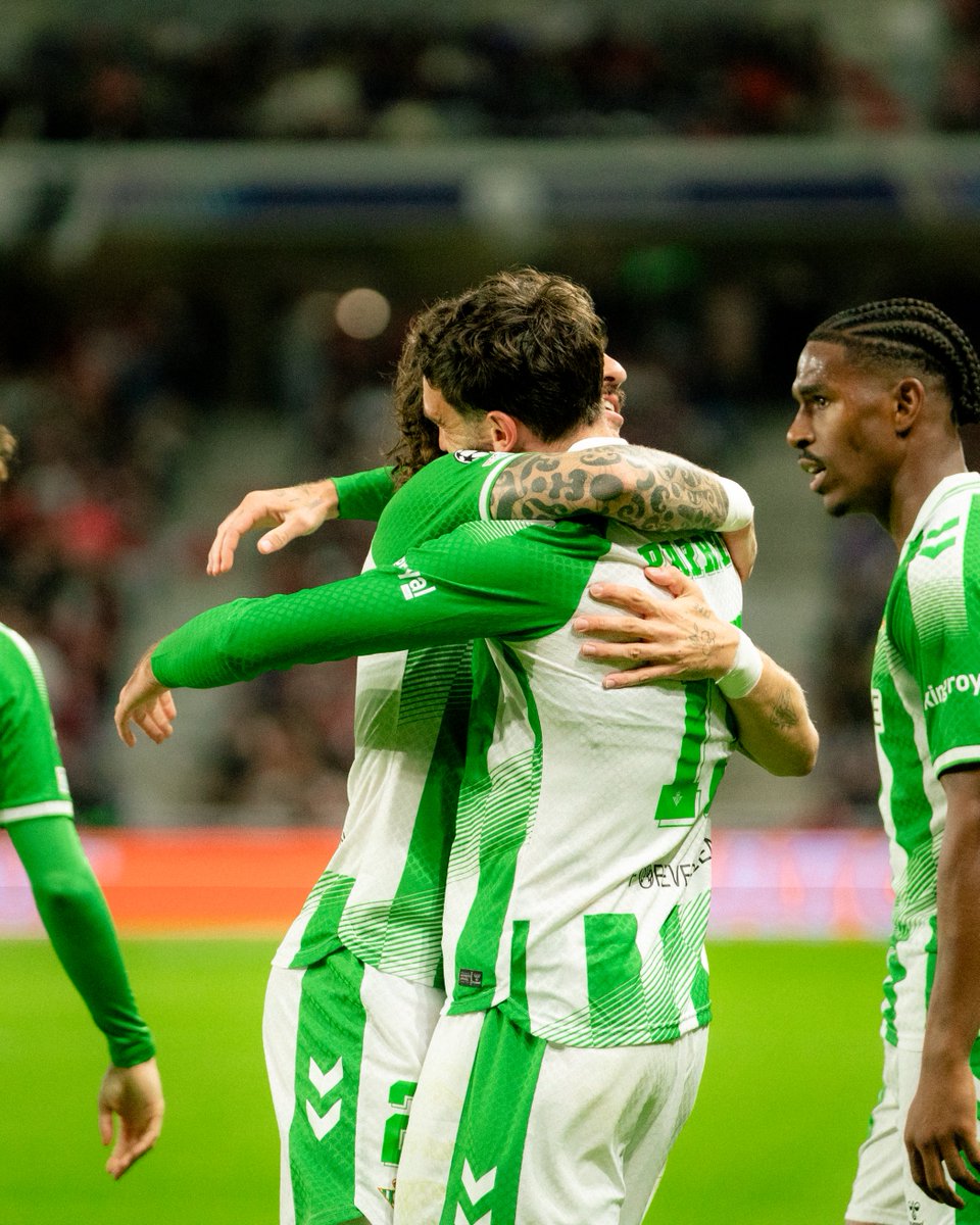 RealBetis's tweet photo. Abrázame, bandido 🫂 https://t.co/0edK5esVPj