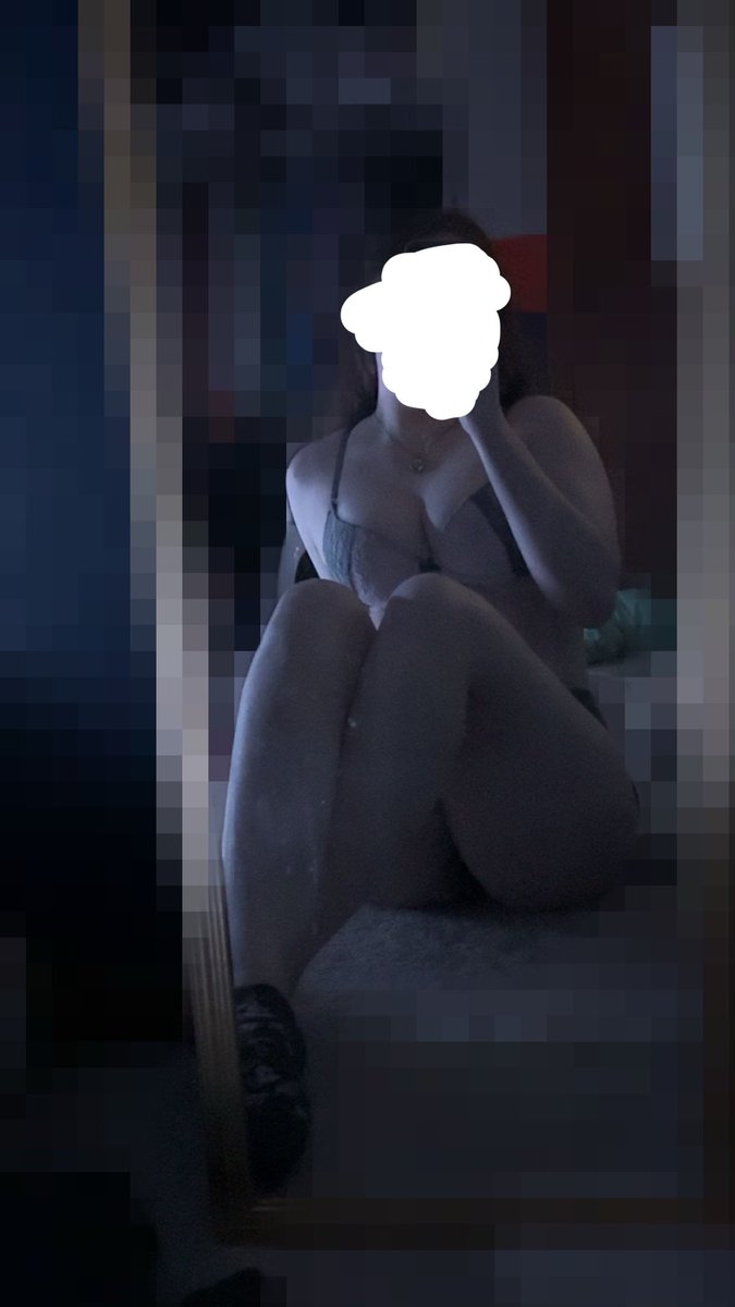bnyiree's tweet photo. Redoing my #nsfwtwt intro !!

⤷You can call me Lottie ˎˊ˗
⤷ twenty (mdni), 5’3 ˎˊ˗
⤷ bisexual, sub ˎˊ˗
⤷ dms open but selectiveˎˊ˗
⤷ book &amp;&amp; music lover ˎˊ˗

❤︎⁠ + ↺ + comment for moots !!
#nsfwtwtًً  #nsfw #seller https://t.co/xx65YuzSdy
