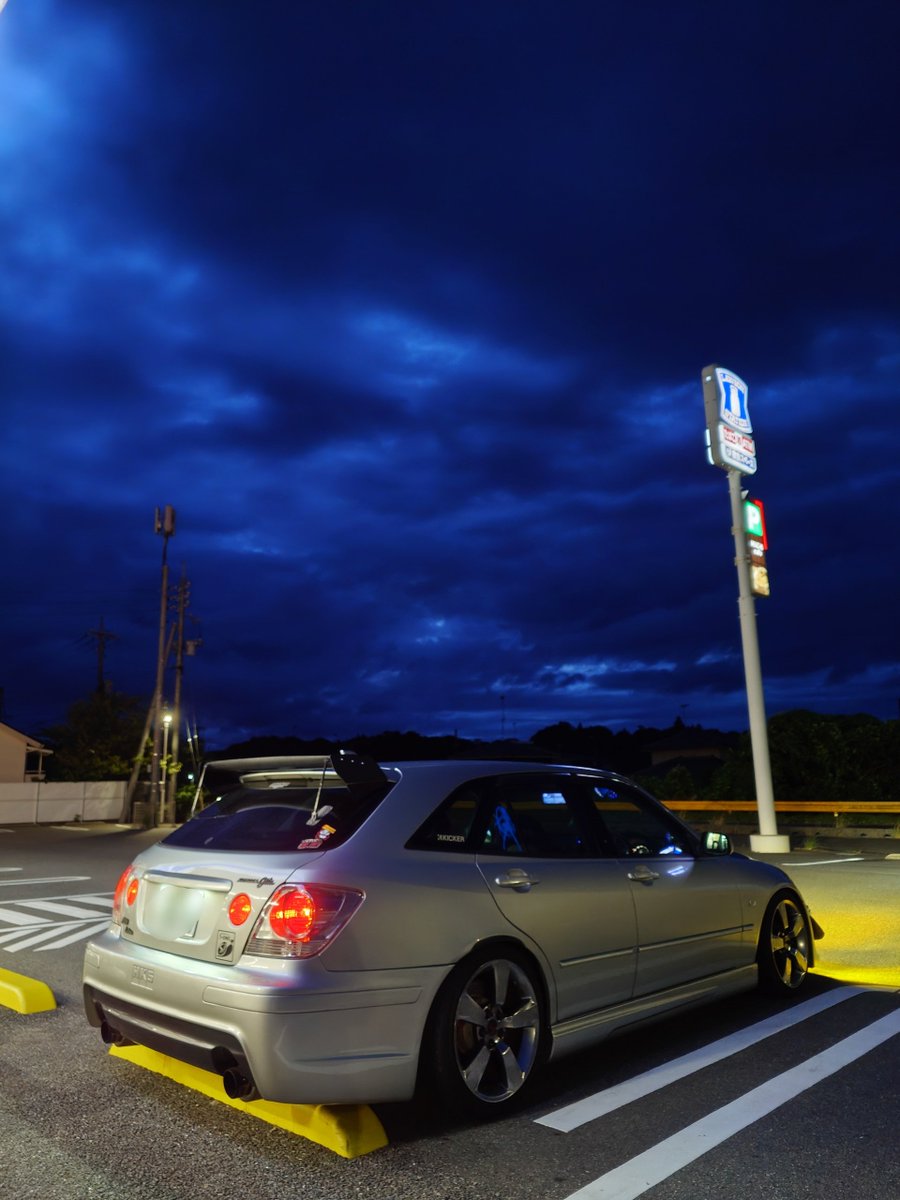 EdeN0Ryder5Cluv's tweet photo. 今日は天気晴れてくるらしいじゃない🙄

暑くなるんやろうな😇

お仕事行くわよジータさん🥰

#アルテッツァ
#アルテッツァジータ
#ジータはケツ
#ジータはいいぞ
#ジータさんニヤニヤタイム
#AAF2026で会いましょう https://t.co/576U3gnuyc