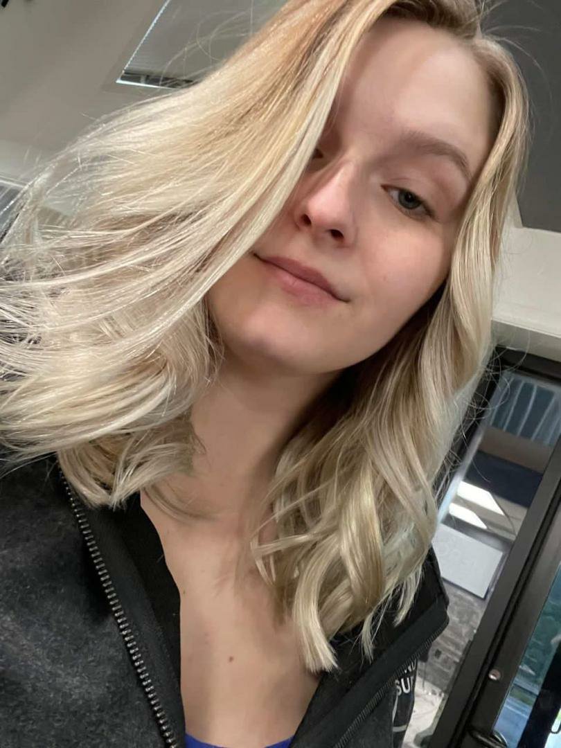 nancygreene01's tweet photo. Do you like blondes lol 😂🌚 https://t.co/f0l6KlOfOb