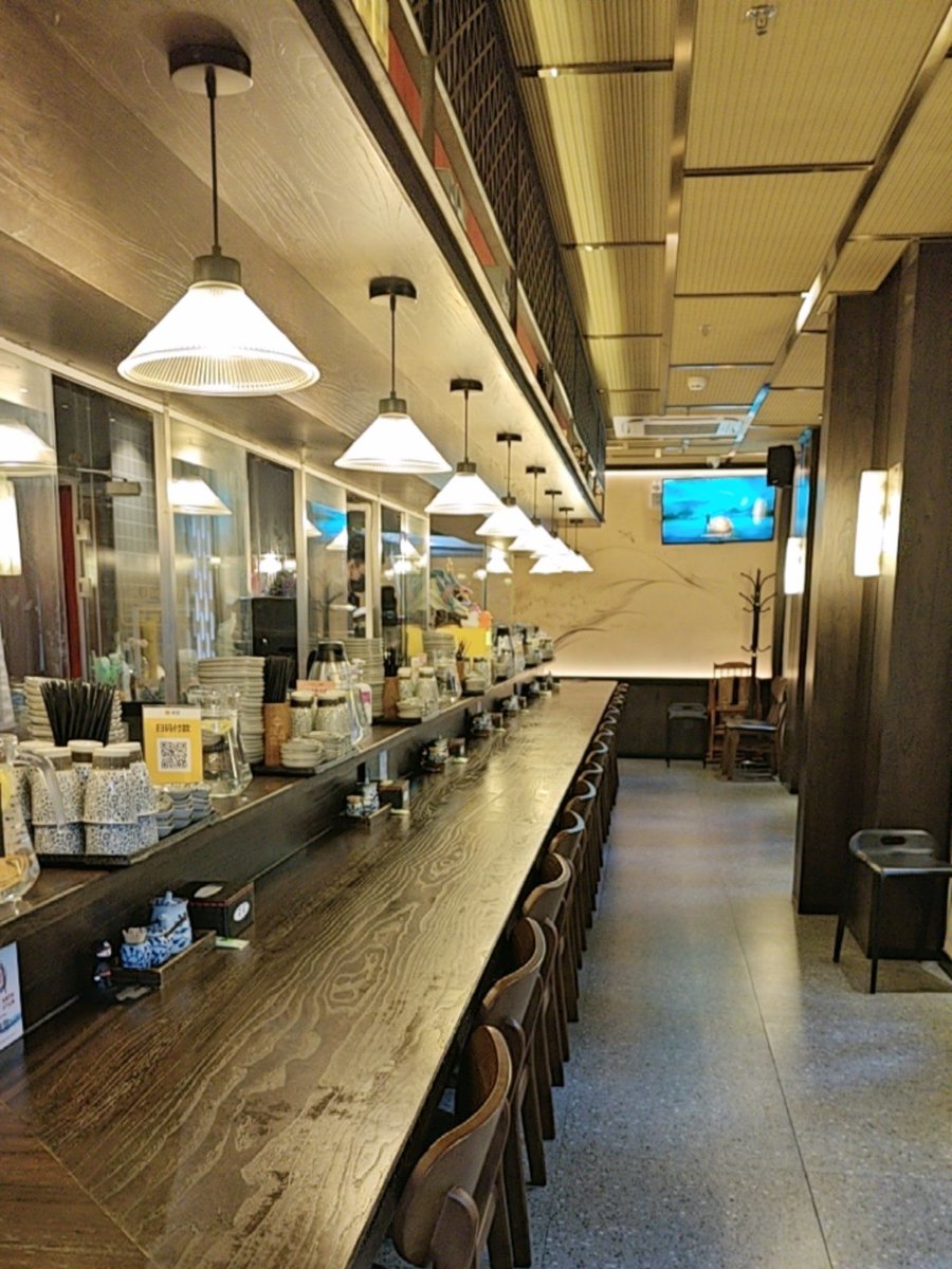 HamzaBulutoi4a's tweet photo. Late-night bite spot with warm miso soup u0026 grilled fish—just what the tired city needs after dark. ， https://t.co/j5MxPIU1GP