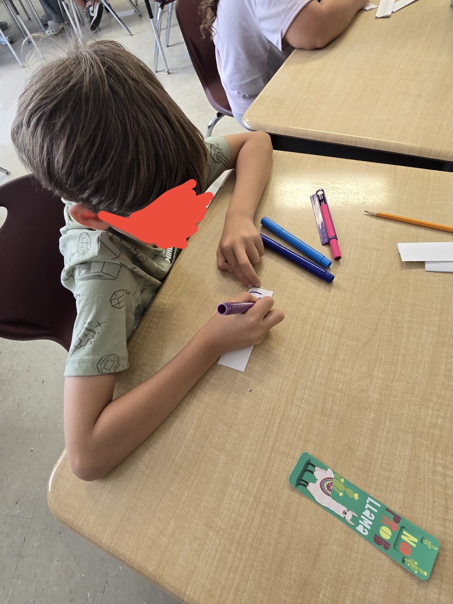MsZs_Class's tweet photo. Today, we discussed the importance of making our social circles bigger to accommodate new people. Then Ss started making their air foils for their kindness boomerangs. We discussed that the kindness we throw out is the kindness we receive in return (just like a boomerang). https://t.co/IpSEvxRHHQ