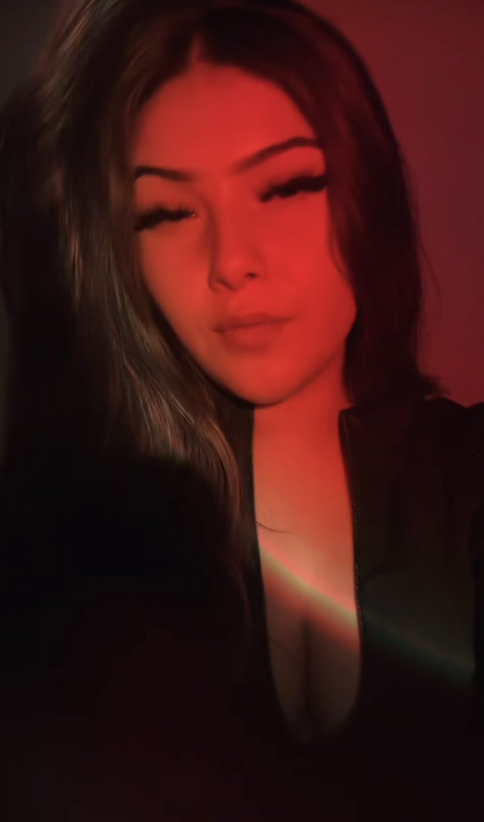 bleachedgoner's tweet photo. Trib Chanel https://t.co/H3Q8UydJXk