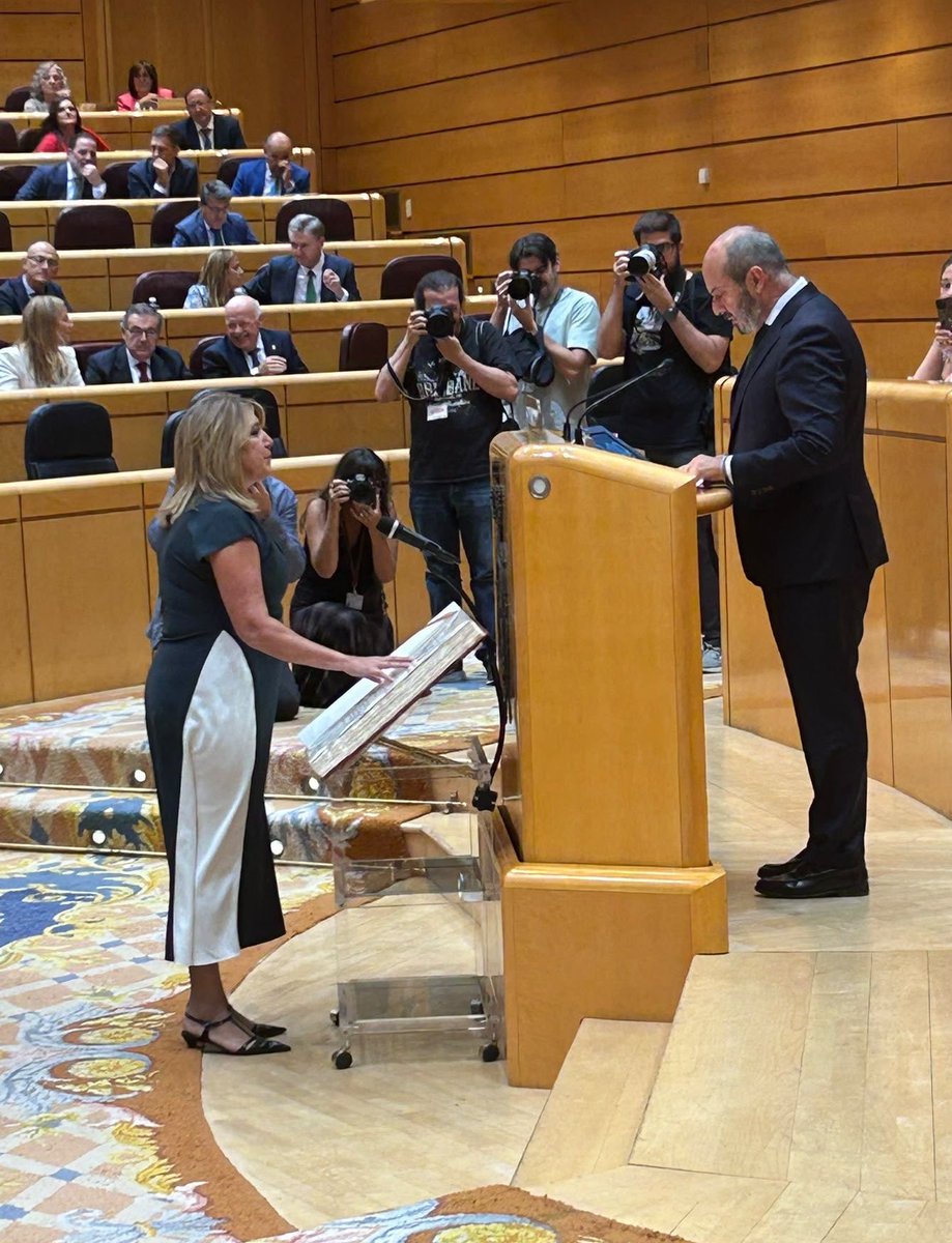 PabloSarrion's tweet photo. El Senado: un cementerio de elefantes. https://t.co/BWdXWBnqZJ
