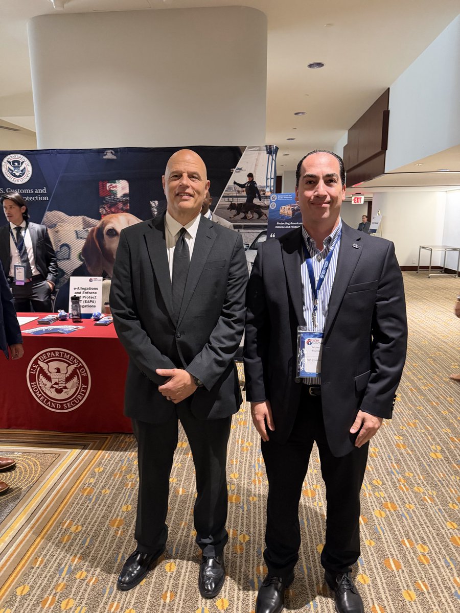 anfranzal's tweet photo. En el marco del 25• aniversario de la certificación CTPAT, la seguridad económica de la región T-MEC va de la mano con la seguridad trilateral de Canadá, Estados Unidos y México.
¿Será posible homologar la tecnología y utilizar un mismo idioma @aduanas.mx y @CBP , CTPAT y OEA? https://t.co/JqMI8PSjfe