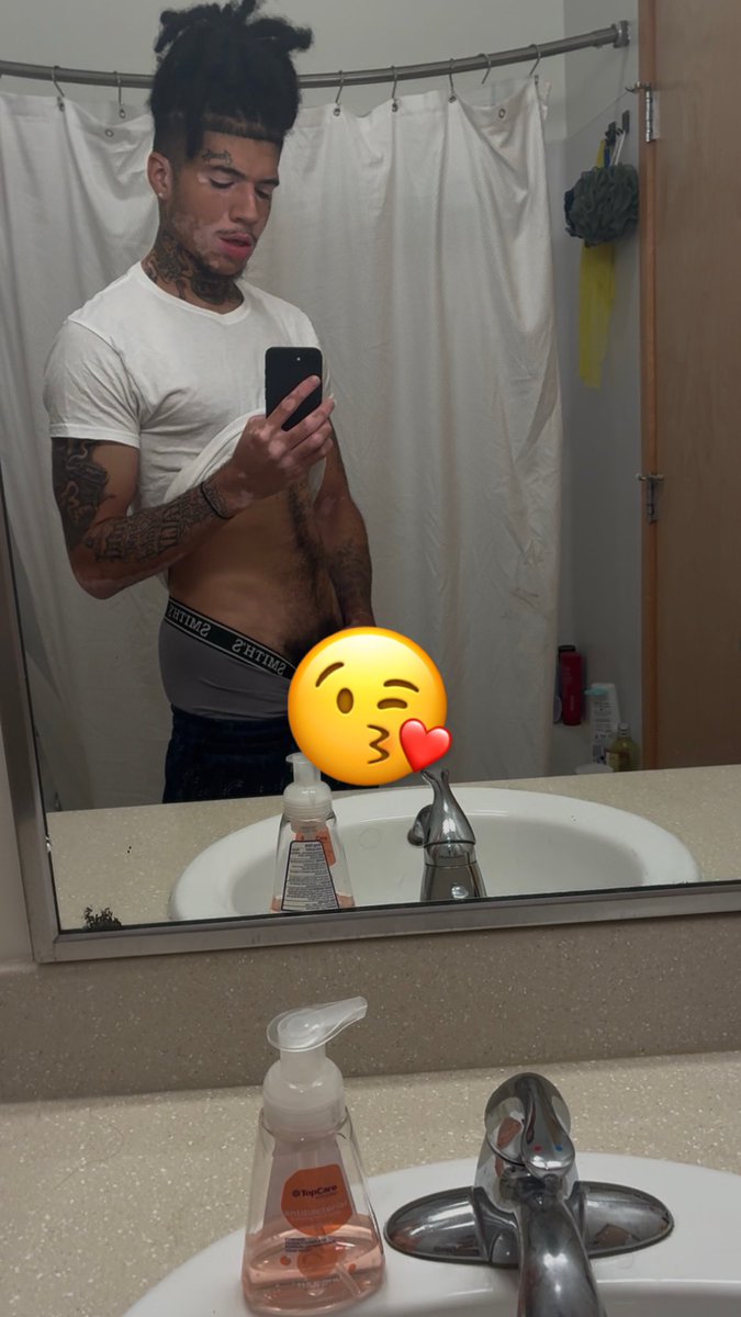 Ag14x19's tweet photo. 🥴🥴 https://t.co/pkATYcCStN