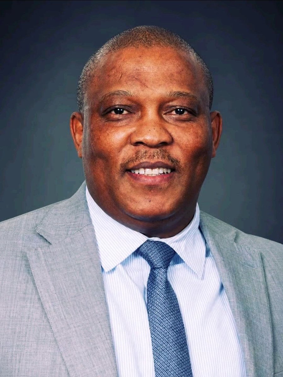 FiscusKgosi's tweet photo. Advocate Sandile Khumalo SC of Madlanga Commission has allergedly been receiving escalating life threatening threats‼️

...developing story. https://t.co/VQUhSBGcDx