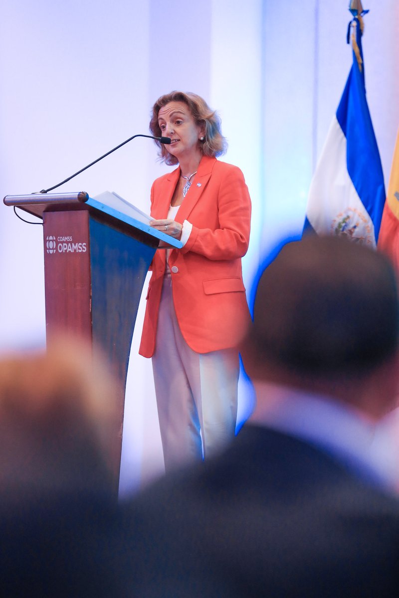 LRodriguez_SV's tweet photo. 🇸🇻 RENTABILIZANDO LA SEGURIDAD. 
Hoy dimos una presentación y demo en vivo sobre nuestra IA en su fase 2: NIX. 
Esta vez dotando al inversionista de análisis de mercado, activos externos a los proyectos, análisis socio económico, potenciales de inversión, prefactibilización. Un asesor de inversiones para toma de decisiones con mucha más acupuntura. 
Esto ha sido en el marco de inauguración del Foro Territorios+ apoyado por @AECIDElSalvador. 
NIX 2 ayudará a incrementar las capacidades estratégicas del sector privado, independientemente del tipo de proyecto que se quiera realizar. 
El presidente @nayibbukele ya ha demostrado que el milagro de la seguridad era posible, ahora ha entrado en la era de la Educación y la Salud. NIX 2 colabora en la infraestructura y el Desarrollo Estratégico Territorial. 
Así vamos. 
@CASALCOsv @marioduran @Karla_ESCOSV @AdrianaMiraSV @EmbEsElSalvador