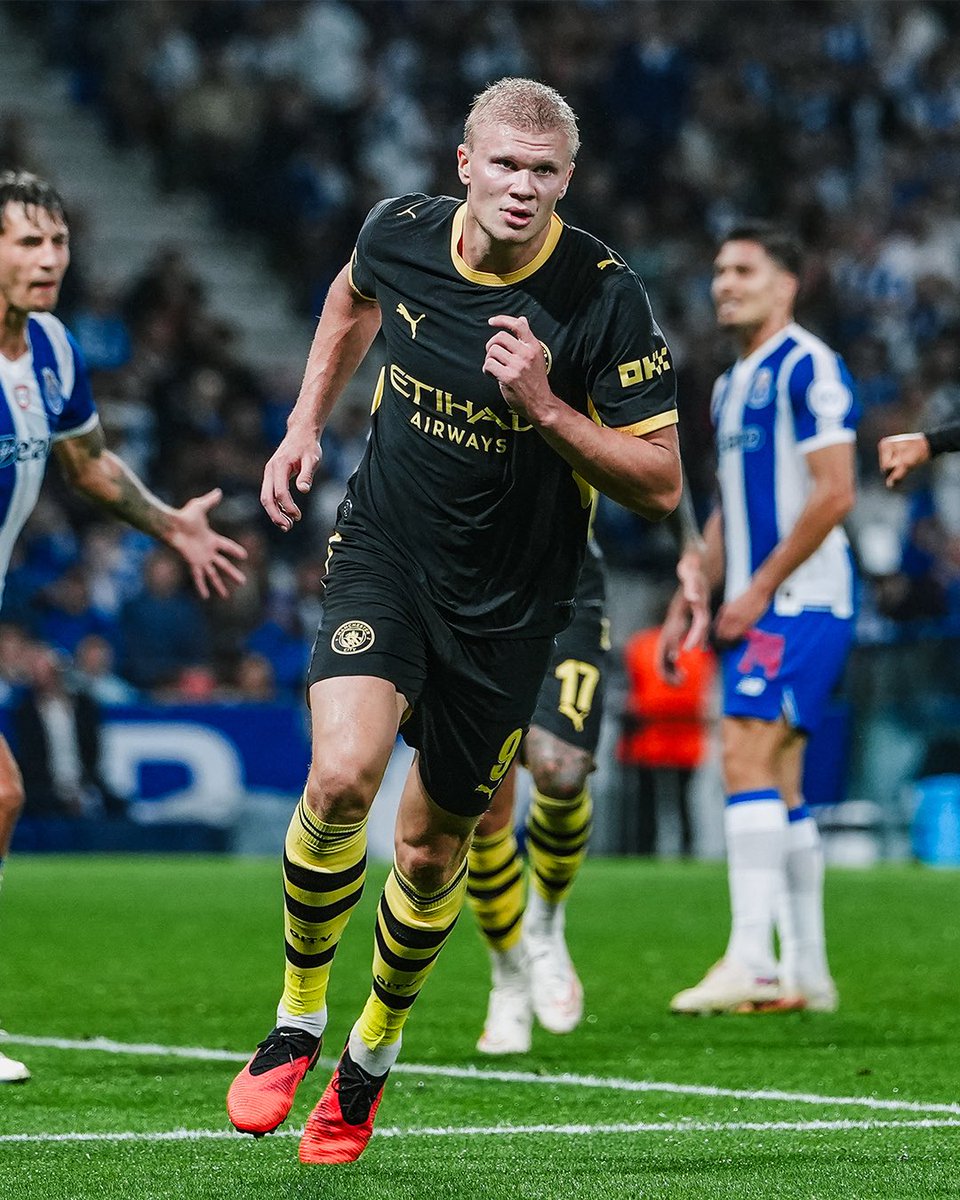 City_Chief's tweet photo. 📊| Erling Haaland is now #ManCity’s THIRD highest goalscorer of all time! 

1️⃣ Sergio Agüero — 260
2️⃣ Eric Brook — 177
3️⃣ Erling Haaland — 167
4️⃣ Tommy Johnson — 166
5️⃣ Colin Bell — 153

Just TEN goals away from second place. 🩵🔥 https://t.co/HT86wlDqJI