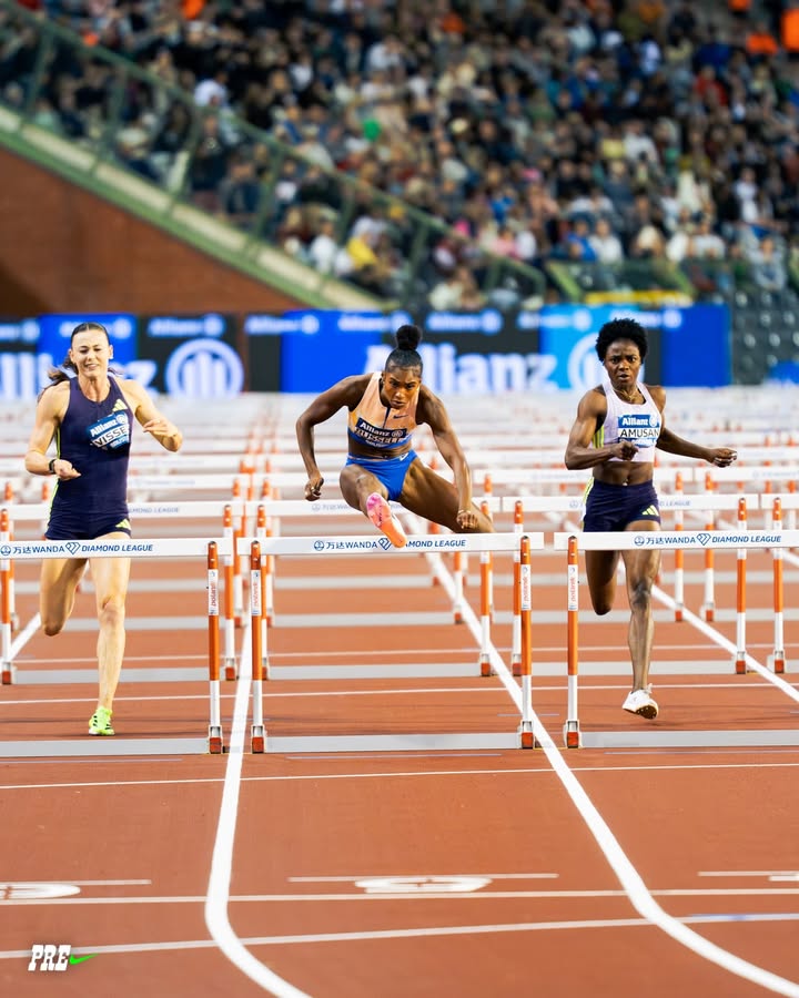 nikepreclassic's tweet photo. She can't be stopped 👑

Masai Russell equalled the #PreClassic 100m hurdles meet record in July, running 12.24. She went on to break the world record in Zürich and just took home the Diamond League Final title in Brussels, finishing in a meet record of 12.20 😮‍💨 https://t.co/LweKay9sqv