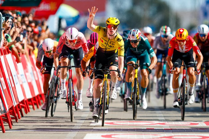 omextra4083's tweet photo. Matthew Brennan s'impose sur la 16e étape de la Vuelta. Il s'agit de sa 4e victoire sur cette édition. #LaVuelta26 #cycling https://t.co/vP5GvTfbJT
